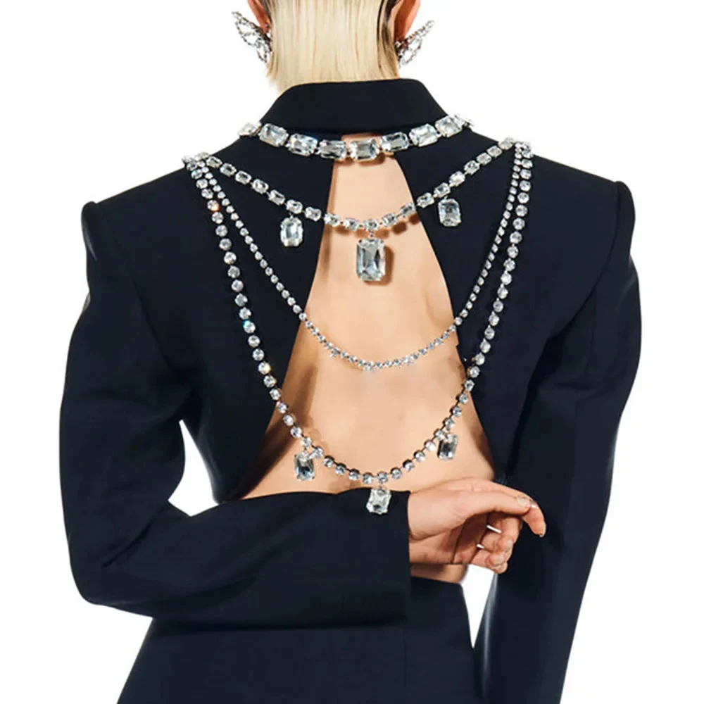 Body Jewelry Retainers - ラインストーン付きの女性用ロングチェーン,マルチレイヤークラスプ付きの光沢のあるラインストーン付きの大きなスクエアペンダント,ショルダーチェーン,クリスタルボディジュエリー