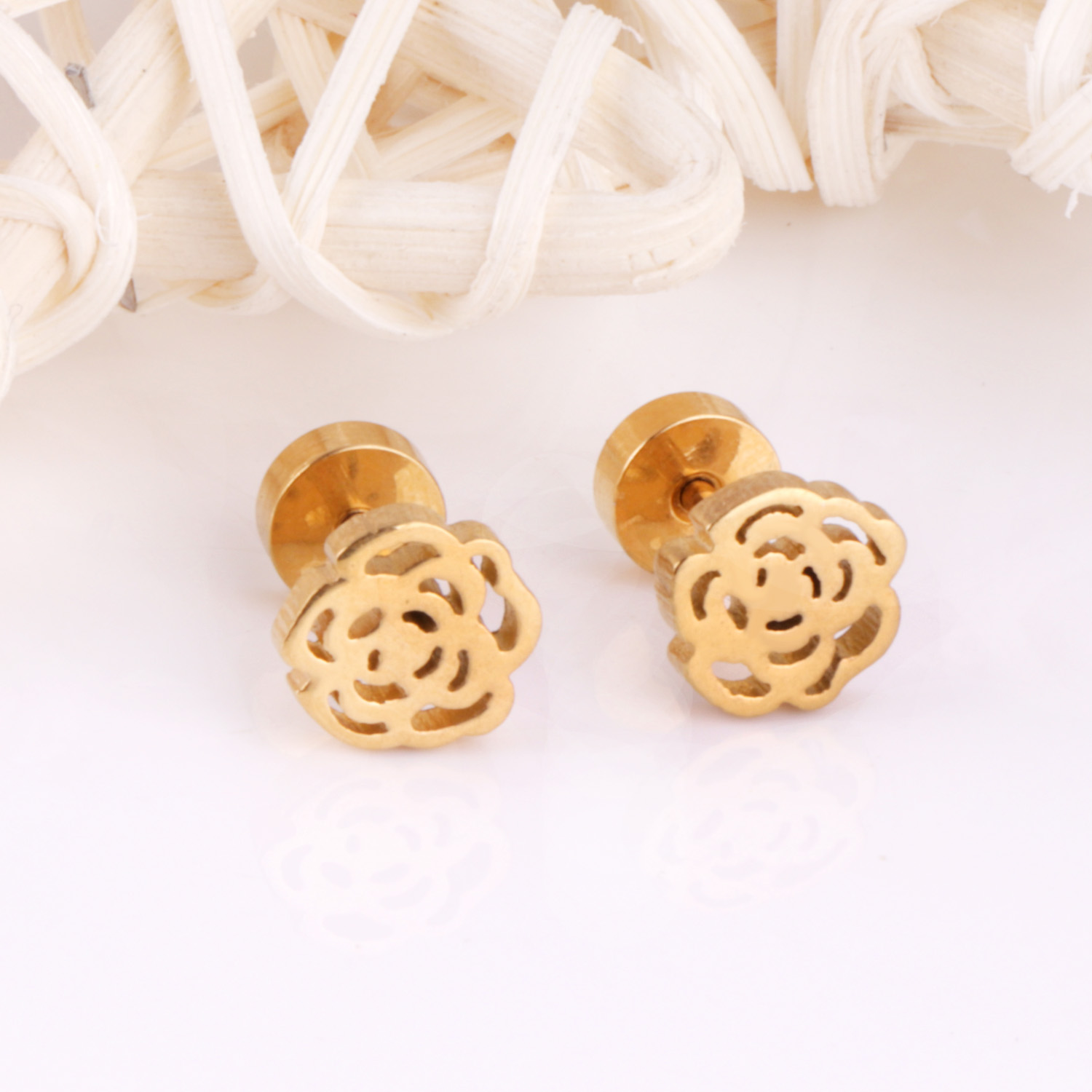 LUXUKISSKIDS 1ペア 小さな星形ピアス（六芒星モ - Body Jewelry Surgical Steel のレビューと価格